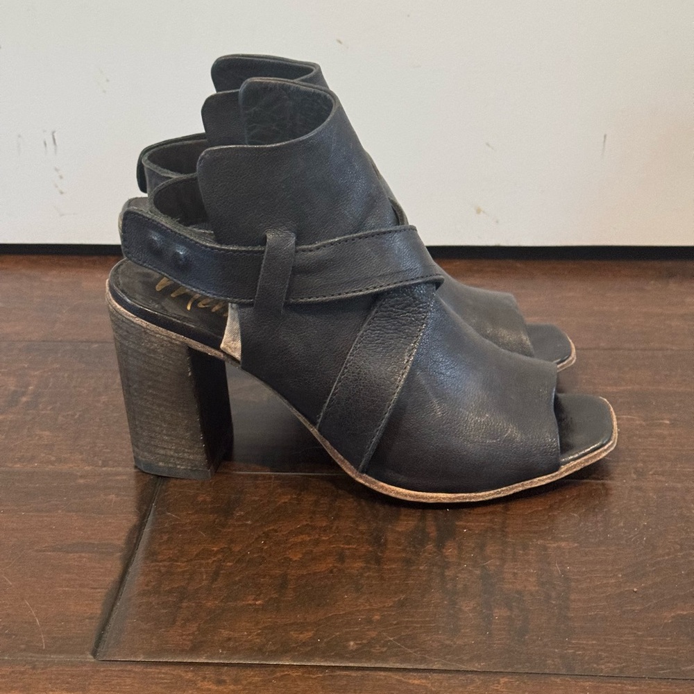 Mimosa leather shoes